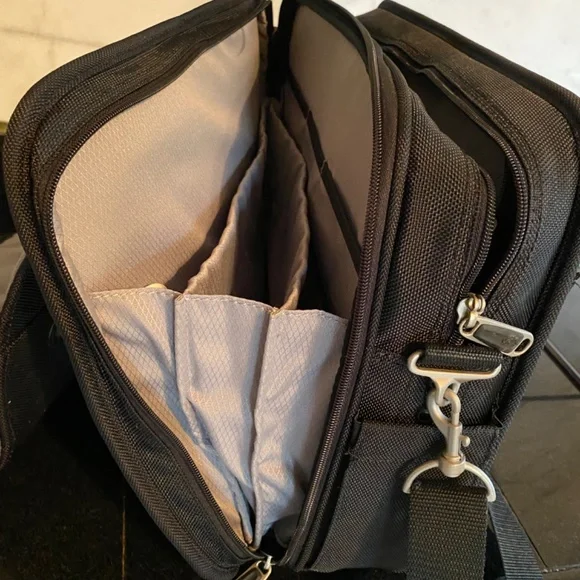 SAMSONITE NYLON FLAPOVER Laptop Briefcase Black Messenger Bag 17 X 14 X 5